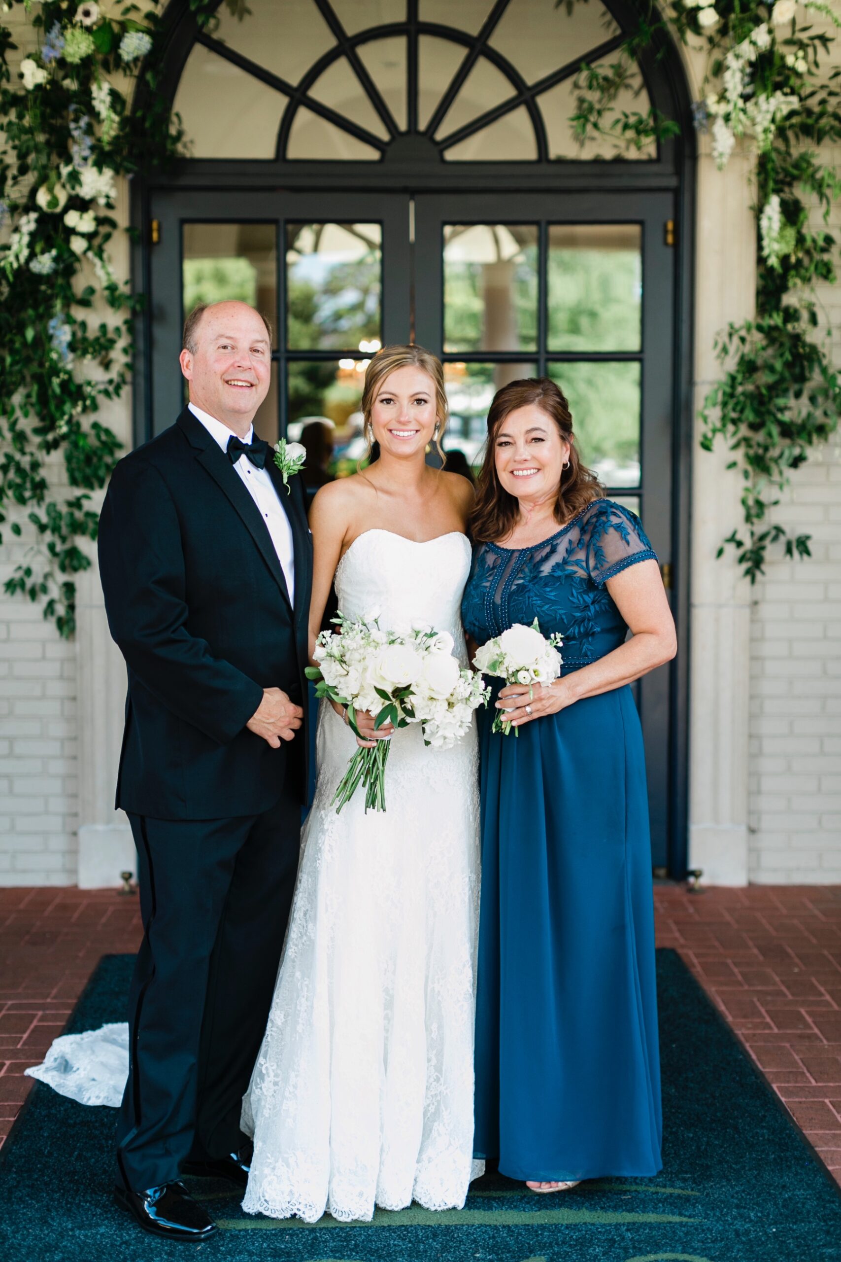 Birmingham Wedding - Lace bridal gown by Lea-Ann Belter _0540